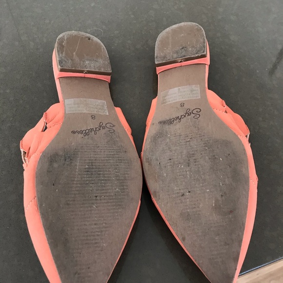 Slide on Sandals. - Picture 2 of 3